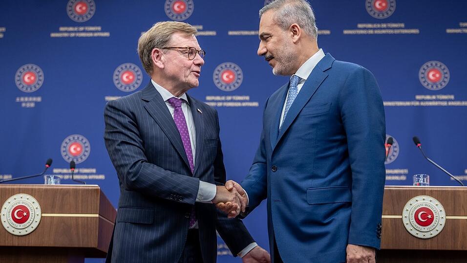 Wadephul sagte, er stelle immer wieder fest, dass es sehr viel übereinstimmende Interessen mit der Türkei gebe. Wadephul sagte, er stelle immer wieder fest, dass es sehr viel übereinstimmende Interessen mit der Türkei gebe.