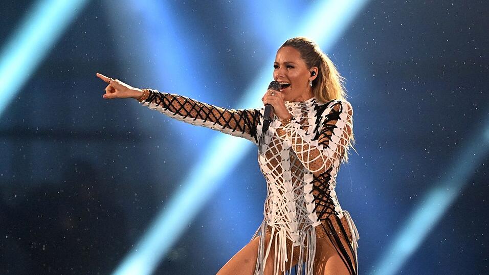 Superstar Helene Fischer verzauberte am Samstagabend 130.000 Zuschauer bei einem Open-Air-Konzert in München. Superstar Helene Fischer verzauberte am Samstagabend 130.000 Zuschauer bei einem Open-Air-Konzert in München.