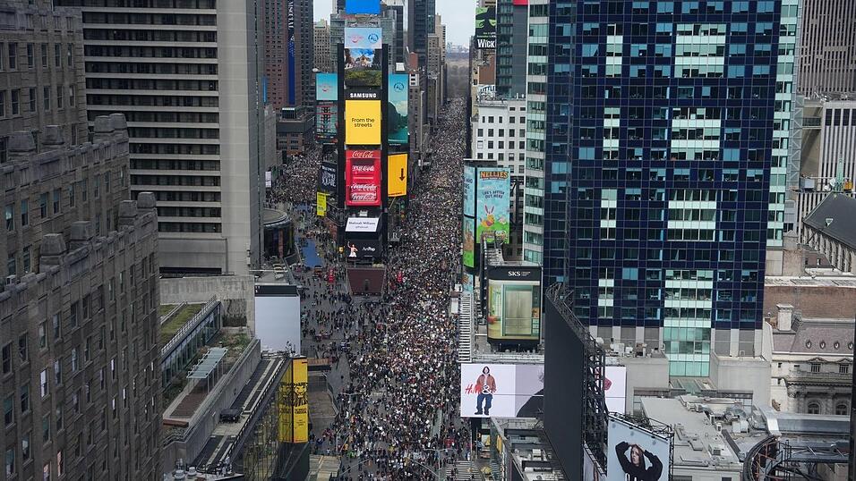 Stra&szlig;en in New York waren voller Demonstranten.