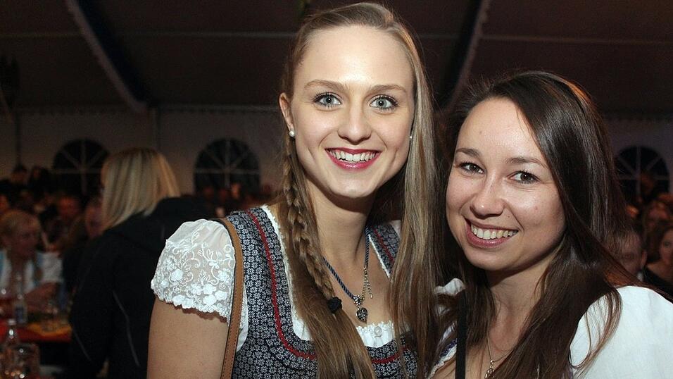 Die besten Bilder vom Wein- und Wei&szlig;bierfest des Burschenvereins Arth und der M&auml;dchengruppe.