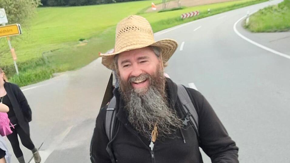 Der langb&auml;rtige M&ouml;nch, Frater Symeon Maria sagt, dass auch die Kirche neue Wege gehen muss, so wie Gott es einst vor 2.000 Jahren tat.