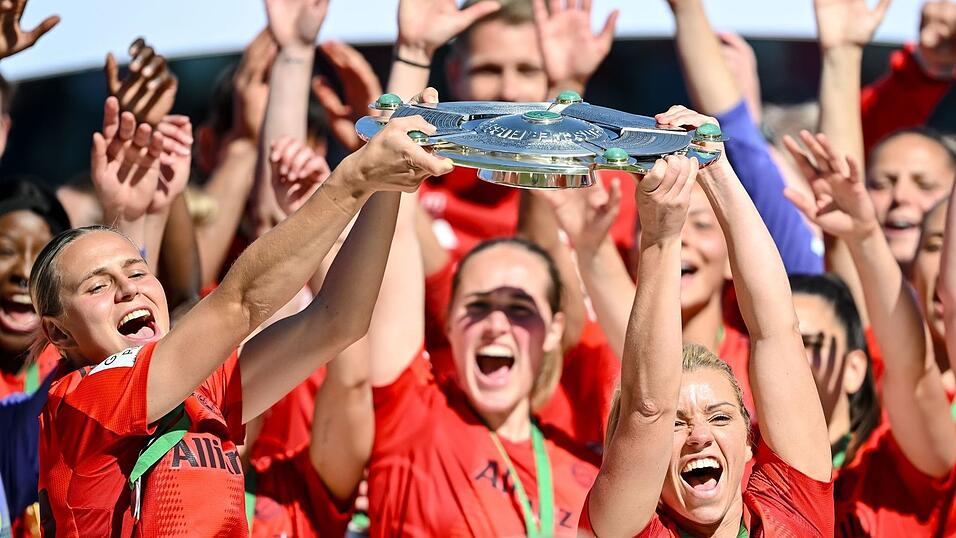 Die Fu&szlig;ballerinnen des FC Bayern sind wie ihre Club-Kollegen sportlich und beim Umsatz die Nummer eins Deutschland. (Archivbild)