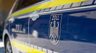 Die Polizei ermittelt nach dem Fund des Zolls zur genauen Herkunft der exotischen Vogeleier. (Symbolbild)
