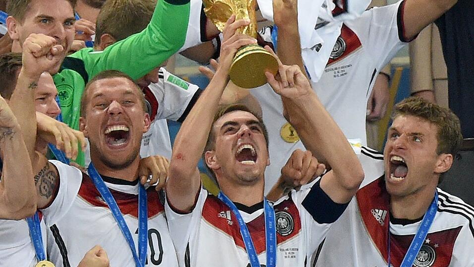 Bei der WM 2014 führte Lahm die Nationalmannschaft als Kapitän zum Titel. (Archivbild)
