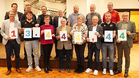 Der Erlös geht an den Höckinger Sportverein und die Landauer Kindergärten. Der Erlös geht an den Höckinger Sportverein und die Landauer Kindergärten.