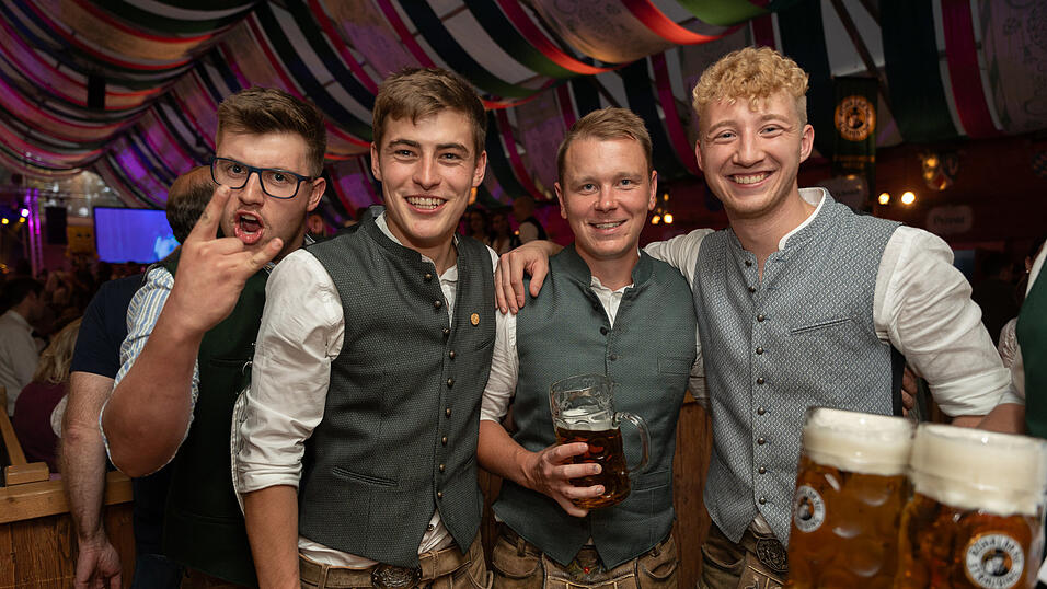 Die Partybilder vom Freitag, 11. August 2023, aus dem Festzelt Weckmann.