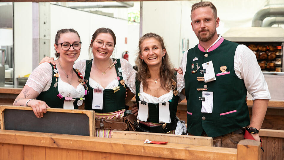 Die Partybilder vom Sonntag, 10. August, aus dem Festzelt Weckmann. Die Partybilder vom Sonntag, 10. August, aus dem Festzelt Weckmann.