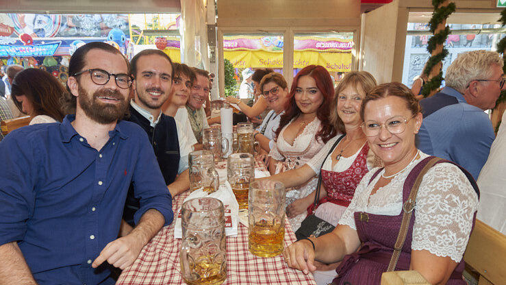 Die Partybilder vom Dienstag, 11. August, aus dem Festzelt Lechner. Die Partybilder vom Dienstag, 11. August, aus dem Festzelt Lechner.