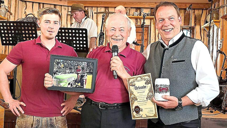 Erster Vorsitzender und B&uuml;rgermeister Siegfried Lobmeier, Vize Anton Kalb und Schriftf&uuml;hrer Tobias Kalb sind seit Gr&uuml;ndung an der Spitze.