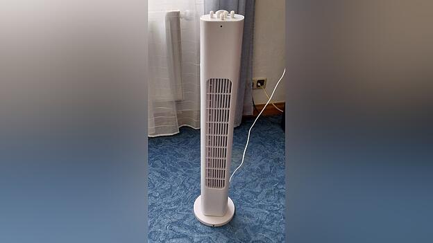 Nun steht der Ventilator bei Holzmanns daheim. Nun steht der Ventilator bei Holzmanns daheim.