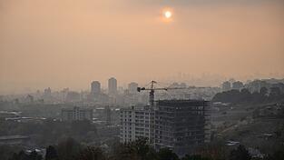 Smog in Teheran: Einen blauen Himmel sehen die Bewohner der Millionenmetropole selten. (Archivbild)