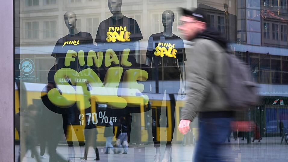 Die Kunden schauen derzeit verst&auml;rkt nach Rabatten.