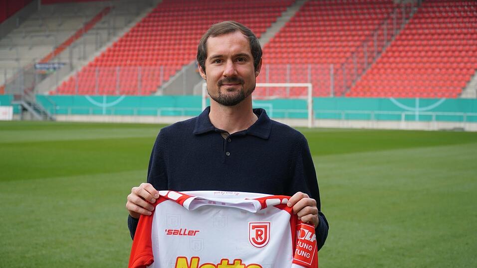 Sebastian Nachreiner bleibt ein weiteres Jahr beim SSV Jahn. Sebastian Nachreiner bleibt ein weiteres Jahr beim SSV Jahn.