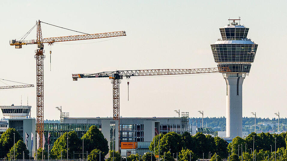 Die Flughafen München GmbH war am Dienstag Beklagte vor dem Bayerischen Verwaltungsgerichtshof - Thema: Das Baurecht für die dritte Startbahn.