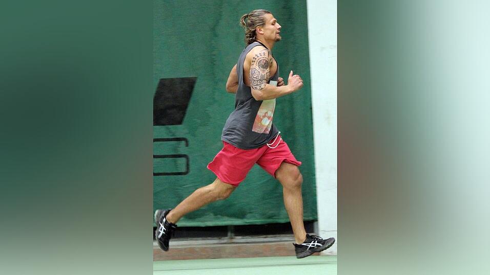 Wir haben Tigers-St&uuml;rmer Ren&eacute; R&ouml;thke beim 'Rock Your Body'-Bootcamp besucht. (Foto: Fabian Ro&szlig;mann)