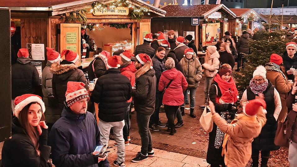 Unter den Gästen herrschte gute Laune. Unter den Gästen herrschte gute Laune.