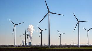 Um seine Klimaziele zu erreichen, muss Deutschland nach einer Studie noch viel Geld ausgeben (Archivbild). Um seine Klimaziele zu erreichen, muss Deutschland nach einer Studie noch viel Geld ausgeben (Archivbild).