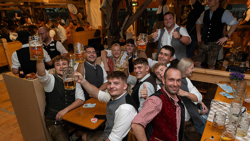 Die Partybilder vom Samstag, 12. August 2023, aus dem Festzelt Reisinger. Die Partybilder vom Samstag, 12. August 2023, aus dem Festzelt Reisinger.