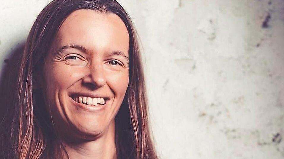 Noch ist Sabine Mei&szlig;ner das Lachen nicht ganz vergangen. Dennoch warnt sie eindringlich, dass sich die Situation gerade in kleinen Physiotherapiepraxen in naher Zukunft sp&uuml;rbar verschlechtern k&ouml;nnte, wenn kein Umdenken erfolgt. Sehr lange Wartezeiten w&auml;ren dann die Folge.