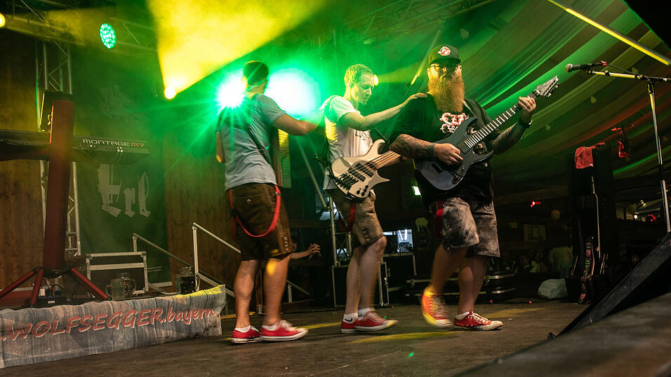 Die Partybilder vom Dienstag, 12. August, aus dem Festzelt Wenisch. Die Partybilder vom Dienstag, 12. August, aus dem Festzelt Wenisch.