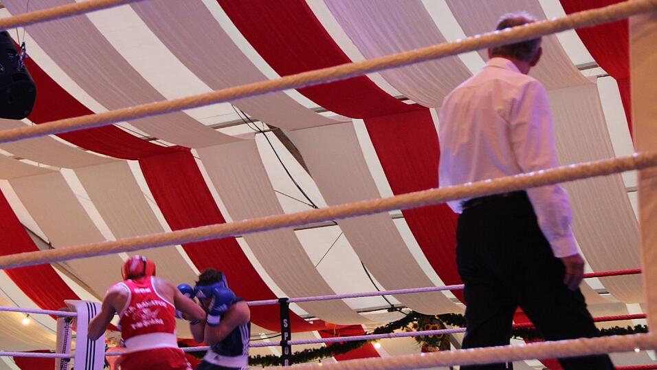 Im Lechner-Festzelt hie&szlig; es am Sonntag wieder 'Let&acute;s get ready to rumble'.