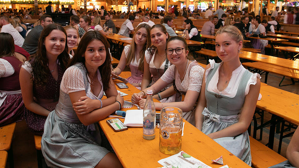 Die Partybilder vom Mittwoch, 13. August, aus dem Festzelt Weckmann. Die Partybilder vom Mittwoch, 13. August, aus dem Festzelt Weckmann.