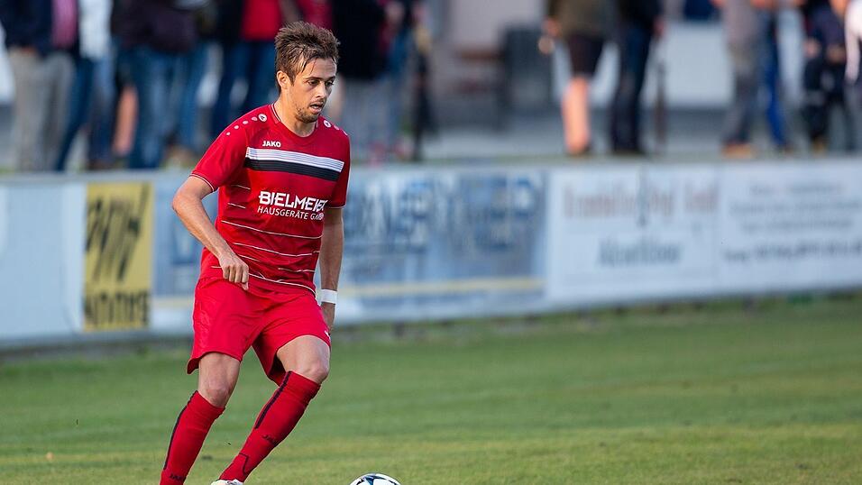 Bad Kötztings Michael Faber sah im Spiel gegen Fortuna Regensburg die rote Karte. Bad Kötztings Michael Faber sah im Spiel gegen Fortuna Regensburg die rote Karte.