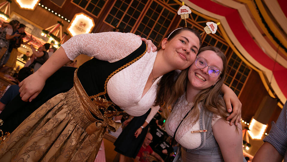 Die Partybilder vom Freitag, 15. August, aus dem Festzelt Krönner. Die Partybilder vom Freitag, 15. August, aus dem Festzelt Krönner.