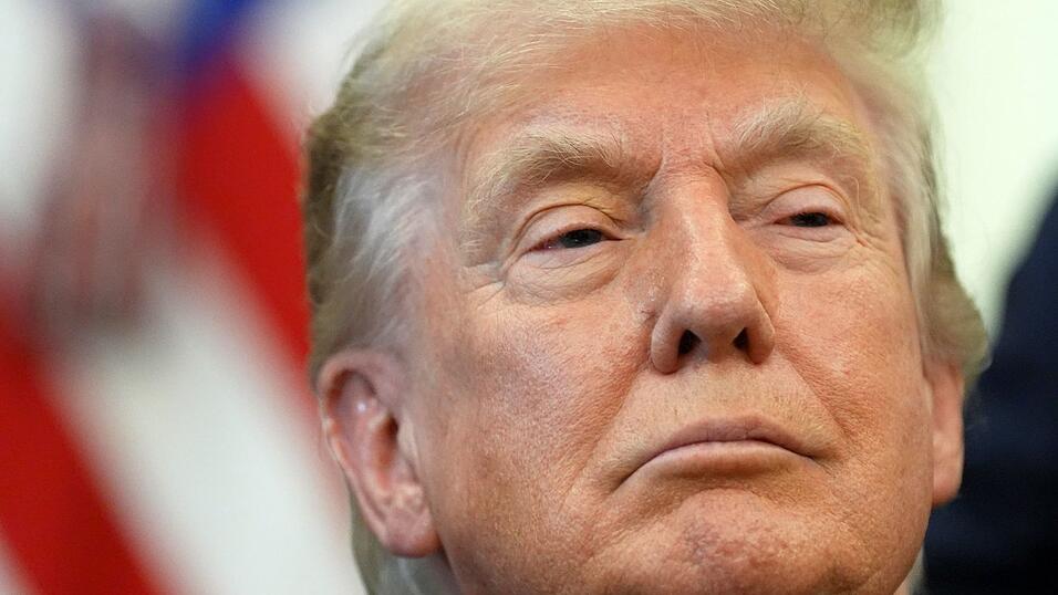 Der Gipfel beginnt einen Tag nach dem 80. Geburtstag Trumps. Der Gipfel beginnt einen Tag nach dem 80. Geburtstag Trumps.