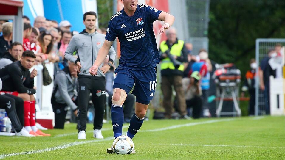 Die SpVgg Unterhaching, hier Felix Göttlicher beim Regionalliga-Auftakt gegen Aubstadt, ist zwar vergangene Saison aus der dritten Liga abgestiegen, erhält aber immerhin die höchste Ausschüttung aus dem Nachwuchsfördertopf des DFB für Drittligisten.