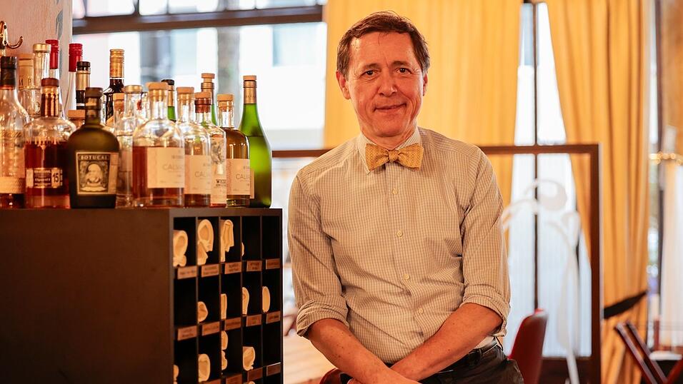 In seinem Restaurant hat Vincent Moissonnier nach französischer Sitte auch einen Schrank, in dem Stammgäste ihre Serviette in einem Fach deponieren können.