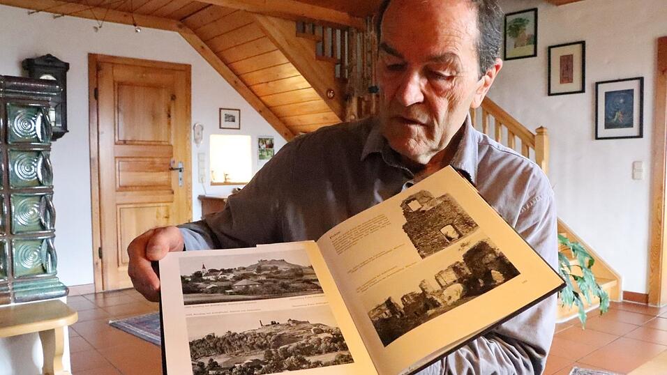 Das Buch „Unter dem Dohlenturm“ begibt sich auf Spurensuche. Franz Amberger hat maßgeblich daran mitgewirkt. Das Buch „Unter dem Dohlenturm“ begibt sich auf Spurensuche. Franz Amberger hat maßgeblich daran mitgewirkt.