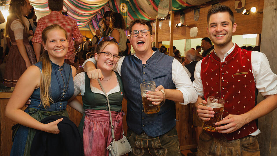 Die Partybilder vom Samstag, 10. August 2024, aus dem Festzelt Weckmann. Die Partybilder vom Samstag, 10. August 2024, aus dem Festzelt Weckmann.
