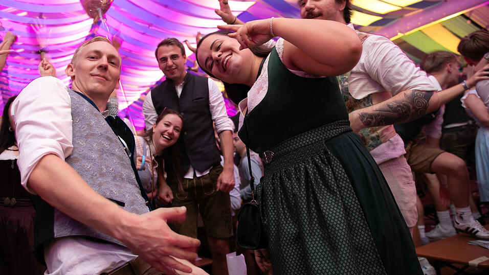 Die Partybilder vom Freitag, 8. August, aus dem Festzelt Wenisch. Die Partybilder vom Freitag, 8. August, aus dem Festzelt Wenisch.