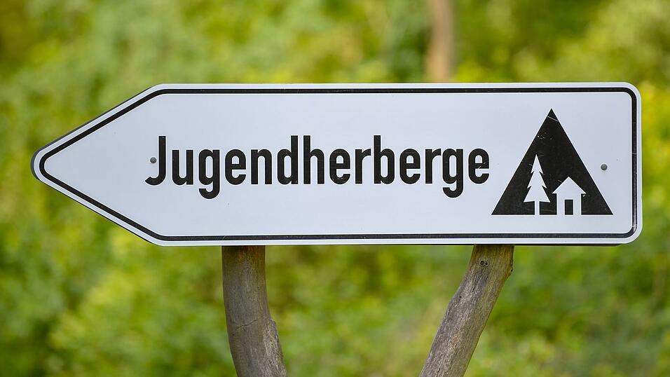 Doch die Reisen sind teuer geworden - manche Jugendherbergen offerieren den Lehrkr&auml;ften ein Gratisbett, was das Budget entlastet. (Symbolbild)