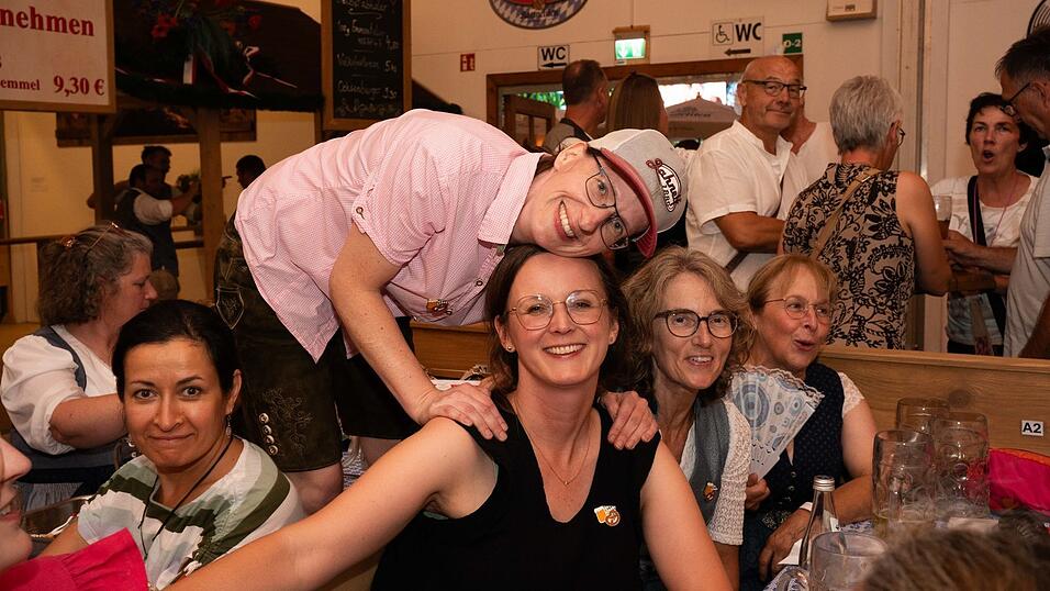 Die Partybilder vom Donnerstag, 13. August, aus dem Festzelt Greindl. Die Partybilder vom Donnerstag, 13. August, aus dem Festzelt Greindl.