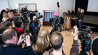 Umweltminister Till Backhaus (SPD) und Experten gaben auf der Insel Poel aktuelle Erkenntnisse bekannt. Umweltminister Till Backhaus (SPD) und Experten gaben auf der Insel Poel aktuelle Erkenntnisse bekannt.