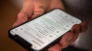 Die Angeklagten hatten sich online Atteste ausstellen lassen. Die Ärzte sind allerdings in Deutschland nicht zugelassen. Die Angeklagten hatten sich online Atteste ausstellen lassen. Die Ärzte sind allerdings in Deutschland nicht zugelassen.