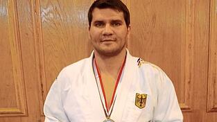 Training mit fünf Topathleten: Weltmeister Christian Dummer ist der Initiator des Kampfsport-Events in Straubing. Training mit fünf Topathleten: Weltmeister Christian Dummer ist der Initiator des Kampfsport-Events in Straubing.