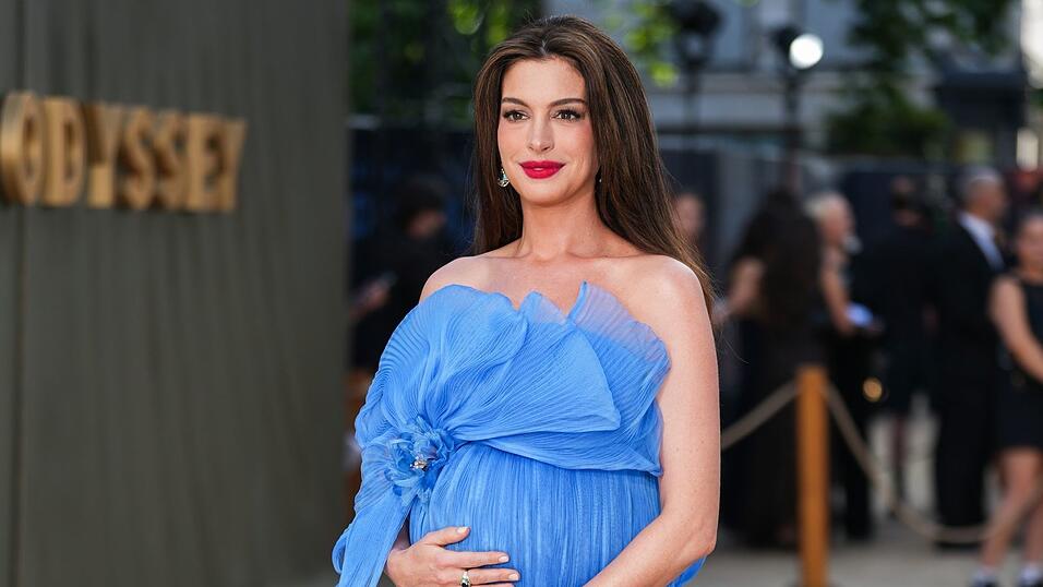 Hathaway erwartet ihr drittes Kind. (Archivbild) Hathaway erwartet ihr drittes Kind. (Archivbild)