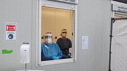 Mittels Gurgeltest werden nun auch PCR-Tests durchgeführt.