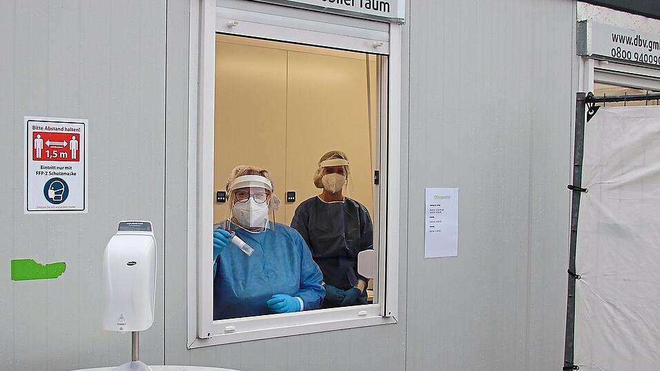 Mittels Gurgeltest werden nun auch PCR-Tests durchgeführt.