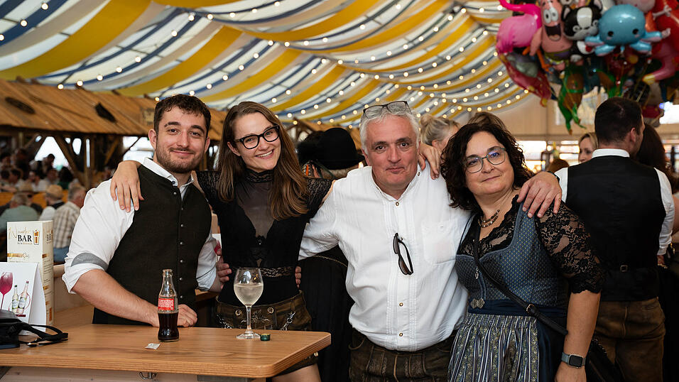 Die Partybilder vom Donnerstag, 13. August, aus dem Festzelt Reisinger. Die Partybilder vom Donnerstag, 13. August, aus dem Festzelt Reisinger.