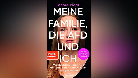 Die Autorin Leonie Plaar zeigt in ihrem Buch auf, wie die politische Radikalisierung ihrer Familie durch die AfD schließlich zum Bruch führte. Die Autorin Leonie Plaar zeigt in ihrem Buch auf, wie die politische Radikalisierung ihrer Familie durch die AfD schließlich zum Bruch führte.