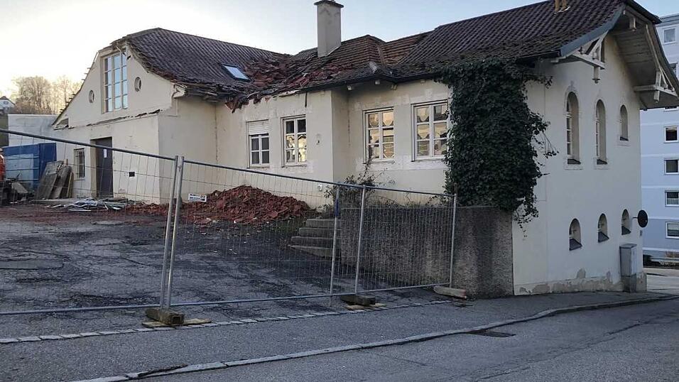 Betreffend das Haus in der Pulverturmstra&szlig;e 2 h&auml;tte es eigentlich noch eine Diskussion im Bausenat geben sollen. Doch der betreffende Tagesordnungs-Punkt wurde abgesetzt.