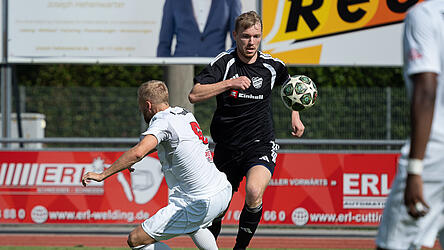 Der FSV Landau (in Schwarz) hat in dieser Saison erst sieben Gegentore kassiert.