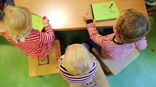 Wie daheim: Das Erfolgsgeheimnis von Großtagespflegestellen wie den „Landkreismäusen“ sind die kleinen Gruppen und das fast schon familiäre Umfeld. Doch das ist nun bedroht. Wie daheim: Das Erfolgsgeheimnis von Großtagespflegestellen wie den „Landkreismäusen“ sind die kleinen Gruppen und das fast schon familiäre Umfeld. Doch das ist nun bedroht.