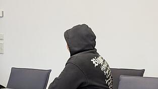 Regungslos verfolgt der 51-Jährige die Urteilsverkündung. Regungslos verfolgt der 51-Jährige die Urteilsverkündung.