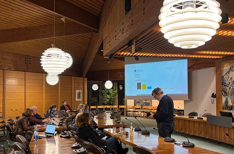 Im Sitzungssaal des Landratsamtes ist wenig los.