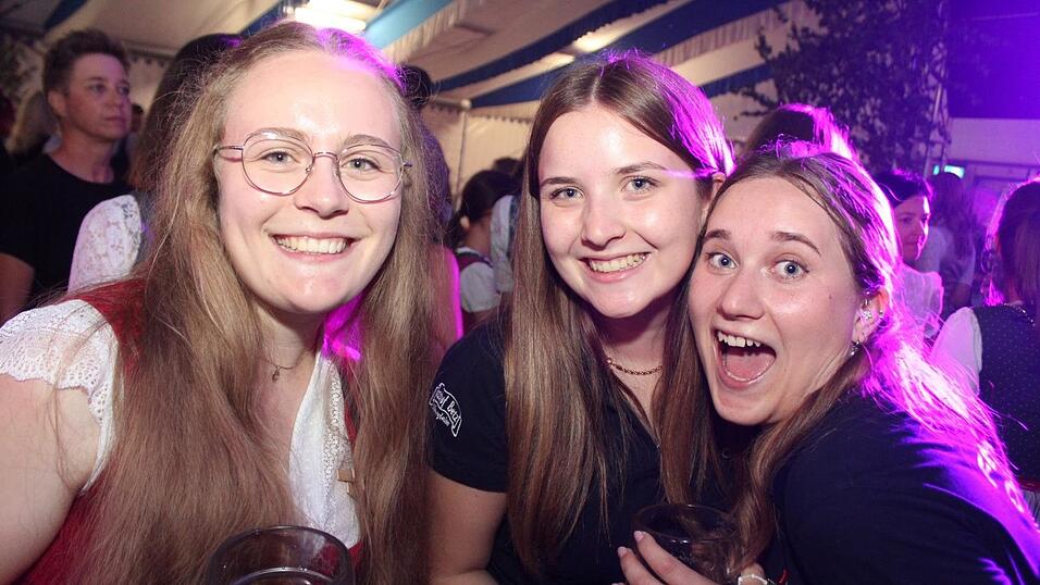 Zur Musik von Headless wurde ausgelassen gefeiert.